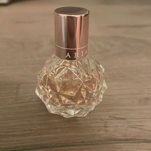 Ariana Grande Ari perfume mini